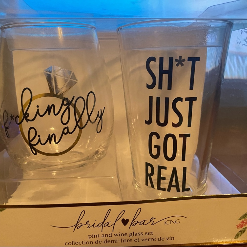 Icing pint and wine glass set